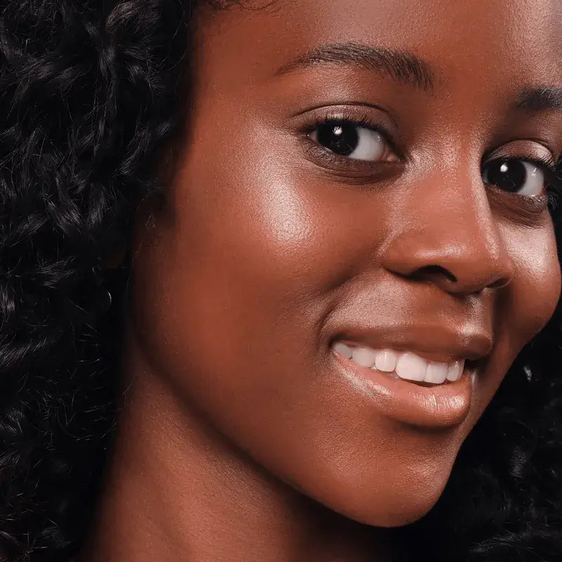 Essence Soft Touch Illuminator Bouncy Glow 30 , 4 gr