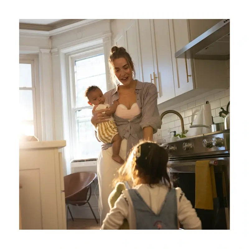 Medela Motion Inbra Simple Cordless Hands-Free Breast Pump