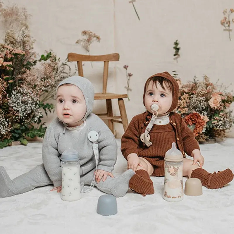 Suavinex Baby Bottle 270 Ml, Medium Flow (M), +3 Months, Poetry Blue