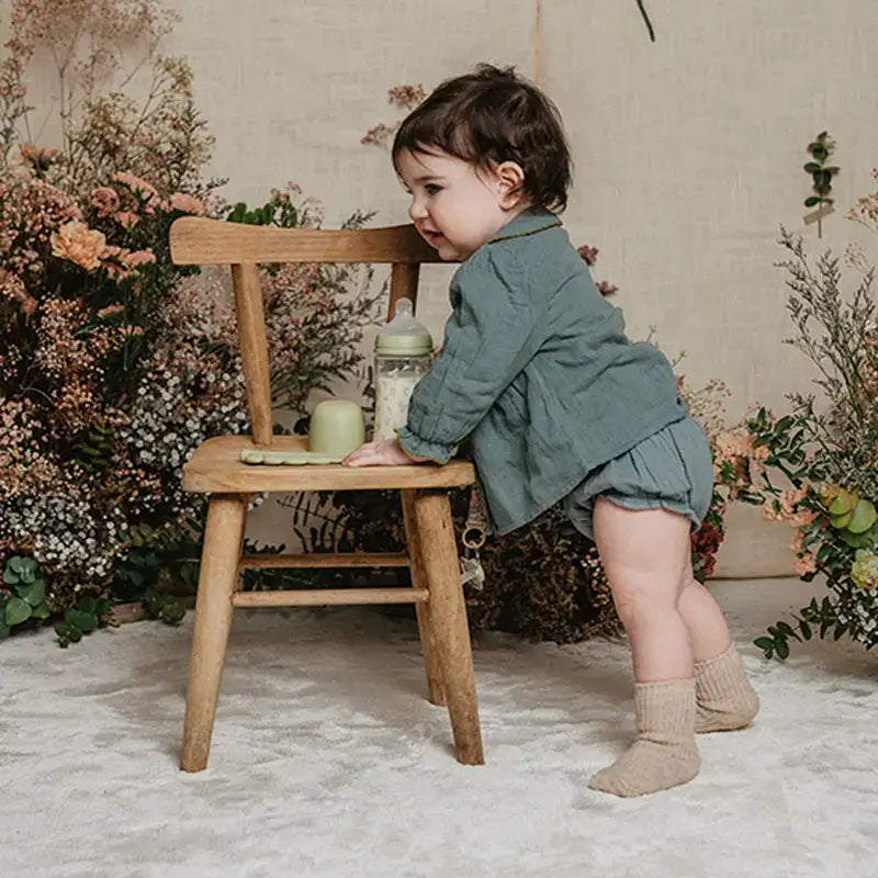 Suavinex Feeding Bottle 270 Ml, Medium Flow (M), +3 Months, Green Poetry