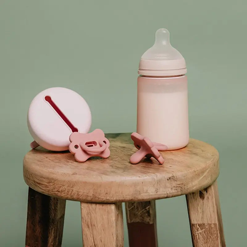 Suavinex Silicone Bottle 240 Ml, Medium Flow (M), +3 Months, Fuchsia