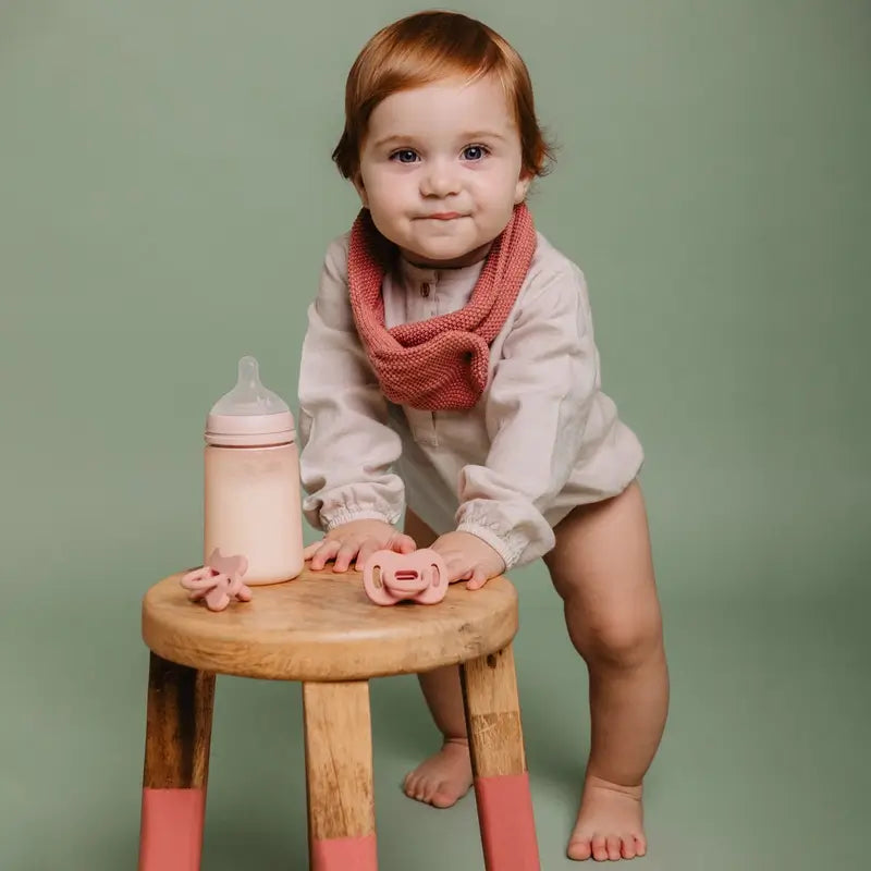 Suavinex Silicone Bottle 240 Ml, Medium Flow (M), +3 Months, Fuchsia