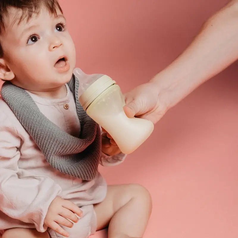 Suavinex Silicone Bottle 240 Ml, Medium Flow (M), +3 Months, Fuchsia