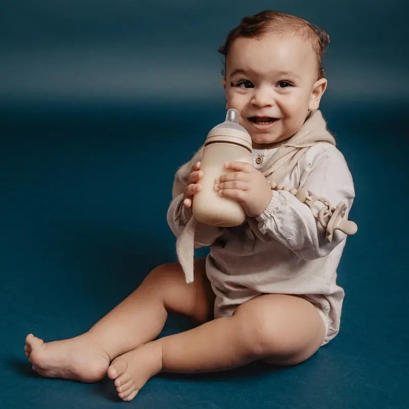 Suavinex Silicone Bottle 240 Ml, Medium Flow (M), +3 Months, Lime