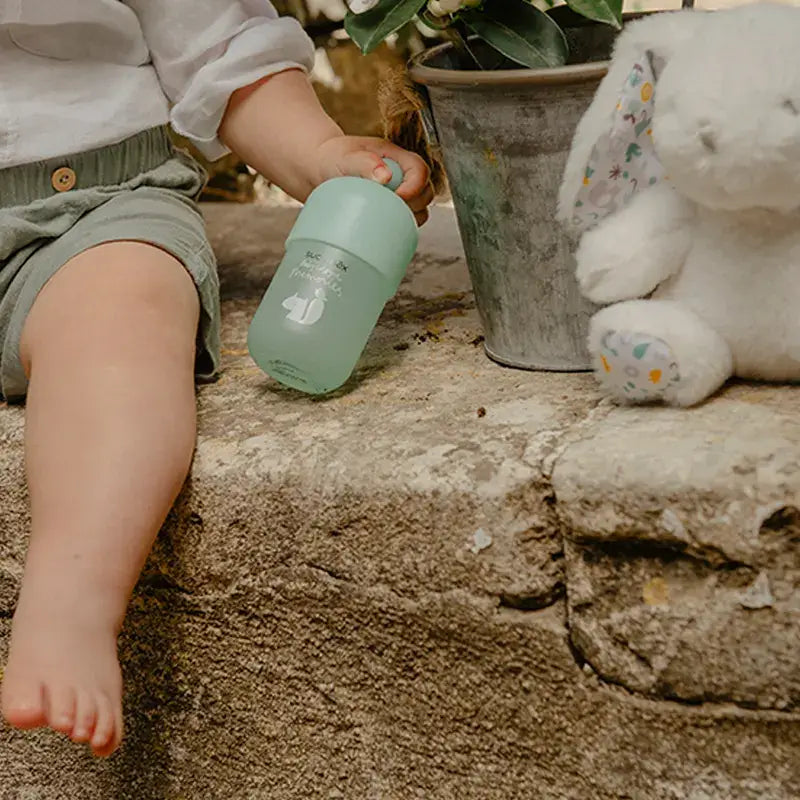 Suavinex Baby Gift Baby Milk 300 Ml + Baby Cologne Memories 100 Ml + Wipes + Teether, Blue