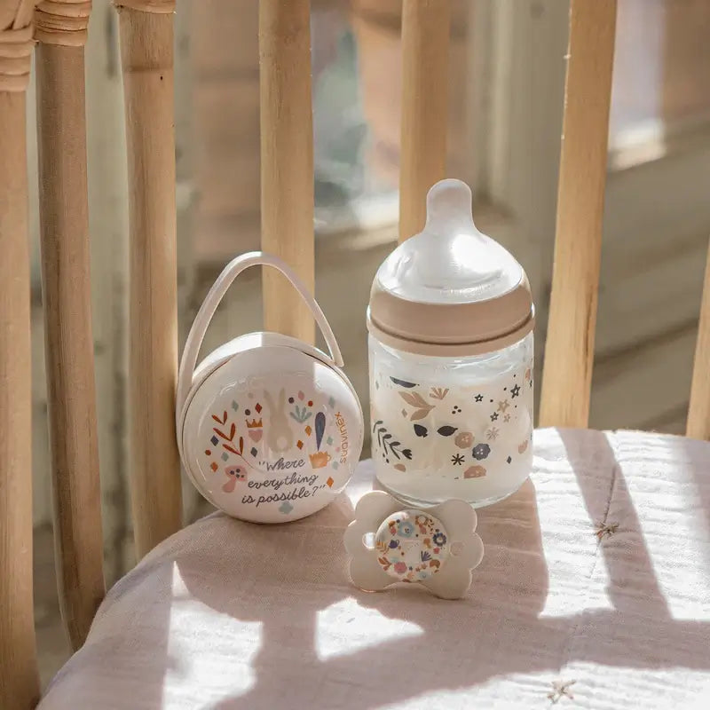 Suavinex Newborn Gift Newborn Soother + Pacifier + Pacifier Holder + Teether. Wonderland, Beige