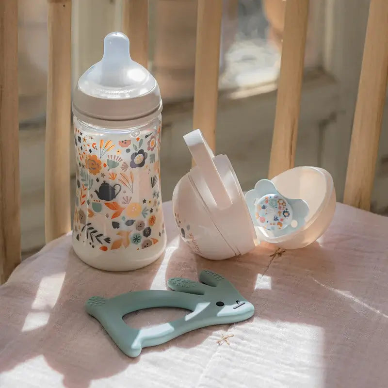 Suavinex Newborn Gift Set: Bottles + Soother + Dispenser + Dummy Holder + Pacifier + Pacifier Holder, Wonderland Pink