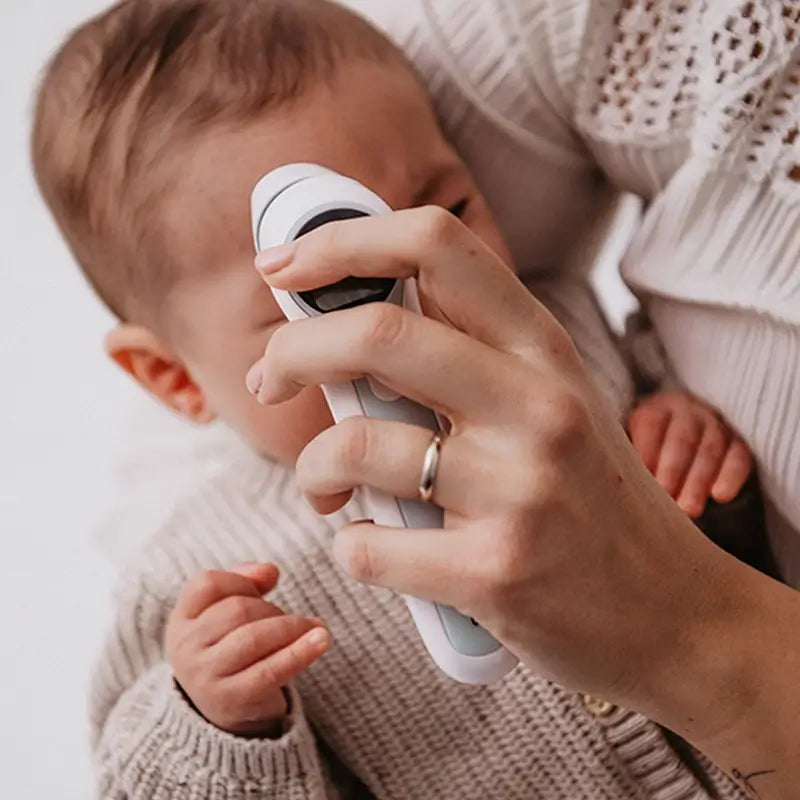 Suavinex Infrared Thermometer With Carrying Bag And Batteries